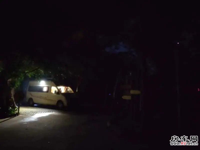 1635676013773456.jpg 2、没想到!一个上海人的房车生活B面….jpg