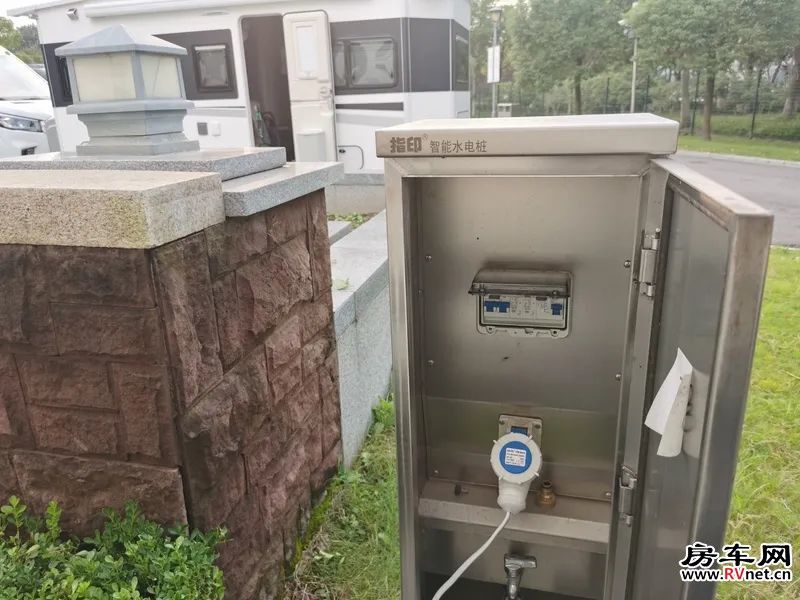 1635676028182866.jpg 3、没想到!一个上海人的房车生活B面….jpg