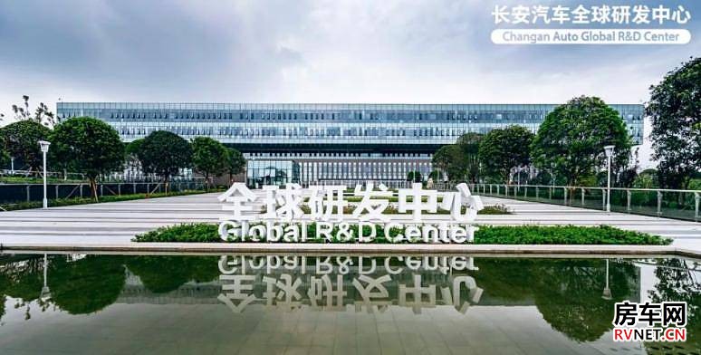 标配四驱、差速锁+48V电源系统，长安峰景.蓝鲸览拓者房车焕新出发_9