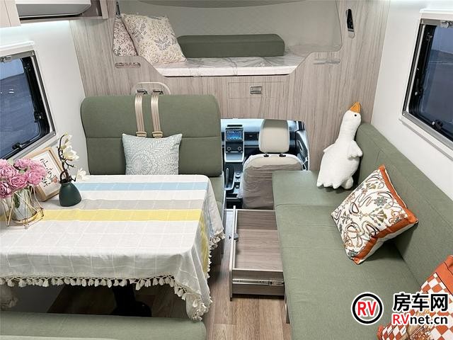 20万的五菱新能源房车，不仅做到水电无忧-有驾