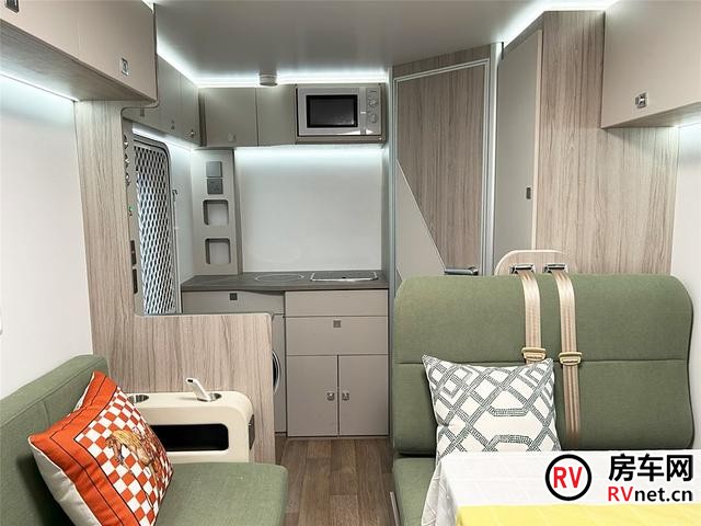 20万的五菱新能源房车，不仅做到水电无忧-有驾