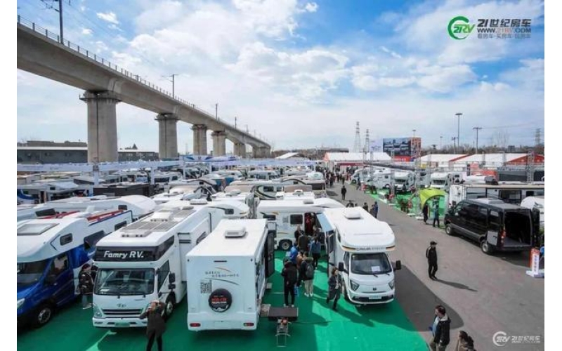 2021年9月16-19日，由中国汽车工业协会房车分会、21世纪房车、房车世界主办，房车世界（北京）科技有限公司承办，第22届中国（北京）国际房车露营展览会、第29届中国国际房车露营大会将于中国·北京·房车世界举办