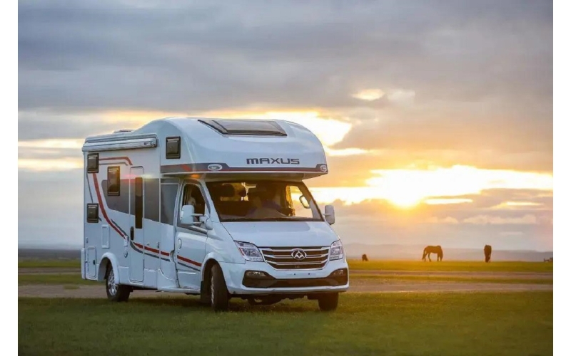 上汽大通V80 C型房车