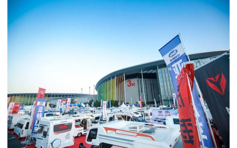 5月19日-22日由路程网 房车行主办的第十七届上海国际房车展暨2023国际露营展在国家会展中心（上海）盛大举办