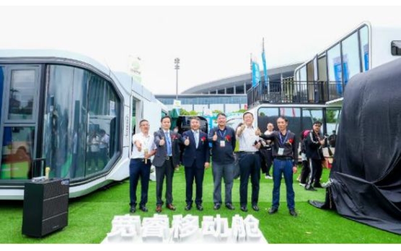 上海宽睿苹果舱露营房车在国家会展中心首发