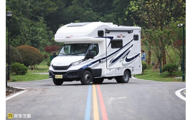 房车怎么选？选大房车还是选小房车？别纠结，要我说适合自己的才是最好