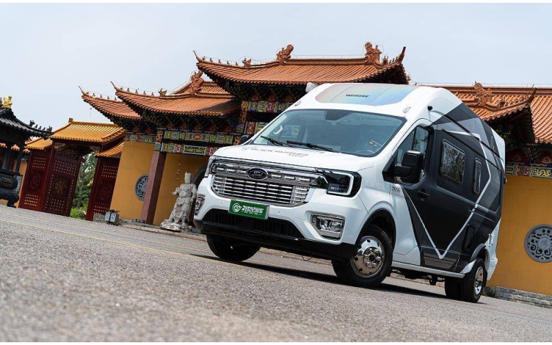 豪华、舒适、动力强！福特V363底盘，卫航推出高颜值B型商旅房车