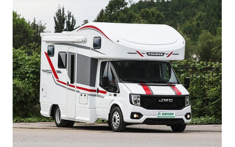 26.8万起！2-4人旅居，主打性价比！实拍泰浩德江铃福顺C型房车