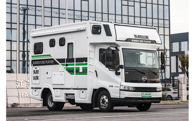 摆脱用电焦虑！比亚迪增程式房车终于来了，实拍法美瑞头号玩家