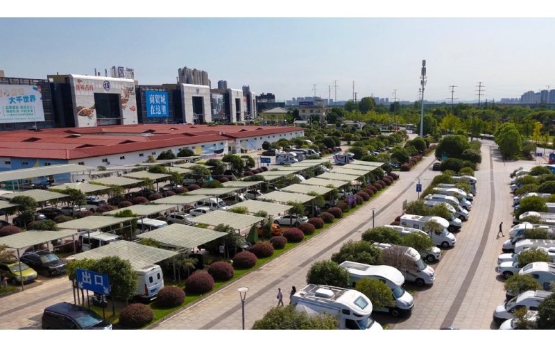 房车猫落户成都国际商贸城，露营猫营地启动，打造房车全产业链