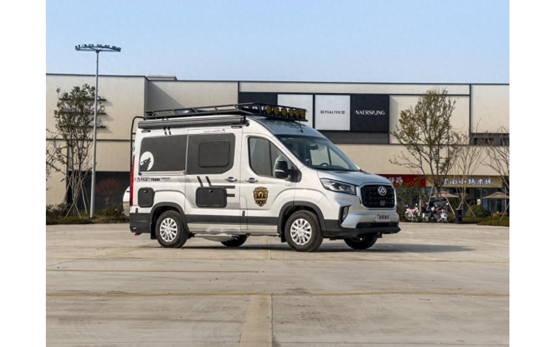 终于找到！为夫妻二人打造的房车，20万出头水电全齐还能办公