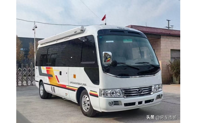 九龙中巴考斯特房车，6米大空间C本开无报废，带娃自驾不用住酒店