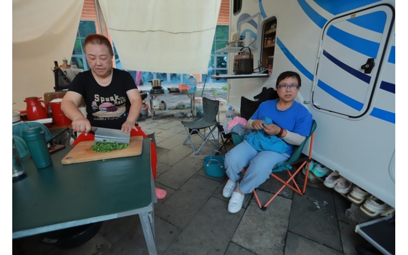 贵州印江：高温催热梵净山西线房车游