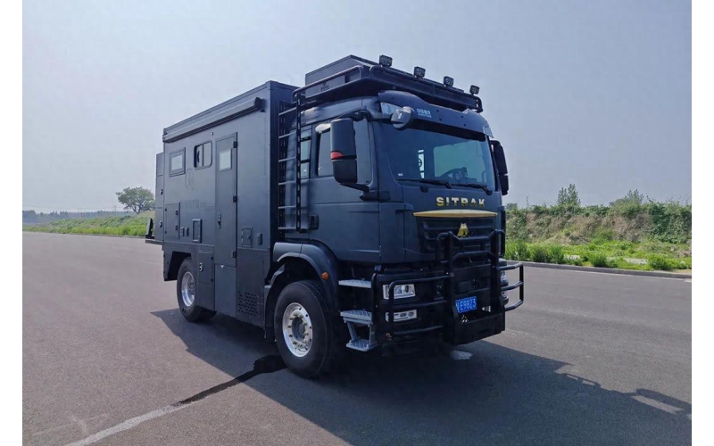 72.8万元起带拓展的途佳汕德卡房车 扭矩高达1060N&middot;m 妥妥的末日堡垒