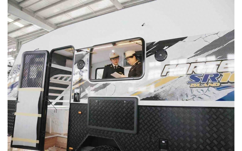 山东荣成房车&ldquo;反季冲锋&rdquo;奔赴南半球