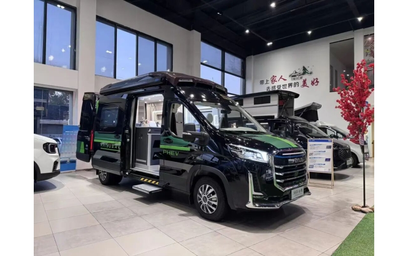 凯岳房车推出的登峰V5PRO凭借&ldquo;可商可旅&rdquo;的精准定位与超强续航能力，成为B型房车领域的一匹黑马