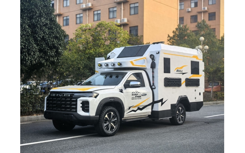 霞客乐星际H机甲牛凭借其独特的机甲风格设计、强大的越野性能以及精致的内部配置，成为越野房车领域的一颗璀璨明星