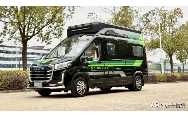 油电混动的轻客房车，带35度电开着比商务车轻松，双露台设计真棒